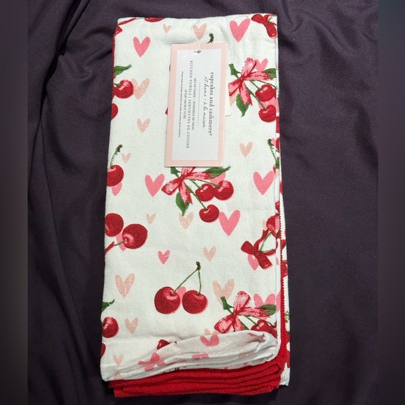 cupcakes & cashmere Other - ✨NWT✨ Cupcakes & cashmere: Set of 3 Kitchen Towels